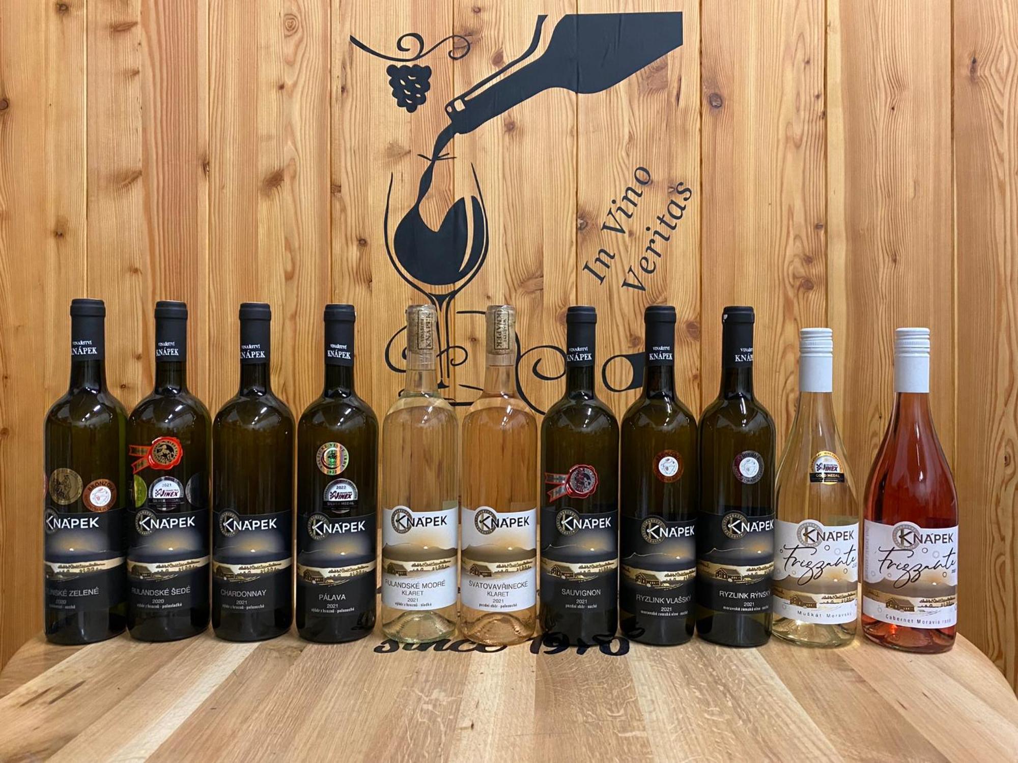 Vinarstvi & Penzion Knapek Strachotin Ξενοδοχείο Εξωτερικό φωτογραφία